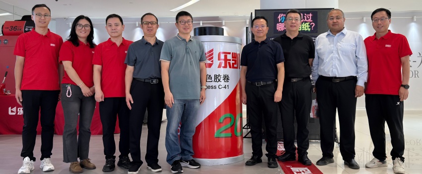 樂凱膠片國慶亮相保定萬博廣場(chǎng)，8天沉浸式體驗(yàn)點(diǎn)燃市民光影熱情